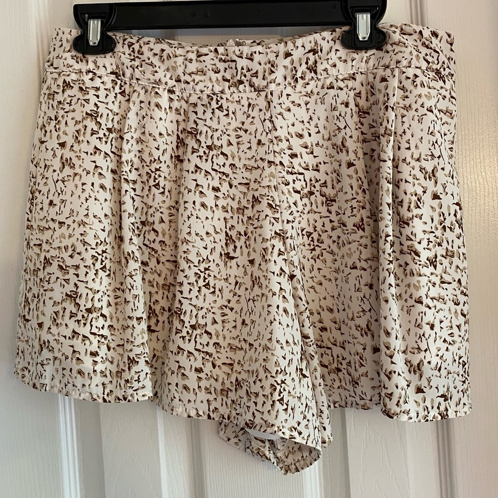 Pants Store Flowy Shorts | large